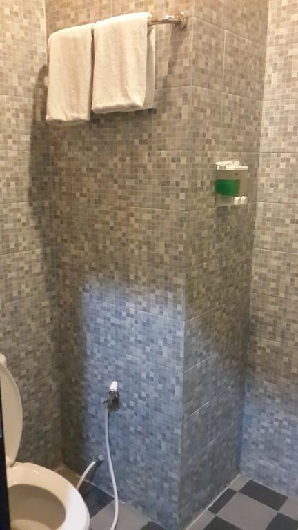 California Hotel Джакарта Номер фото