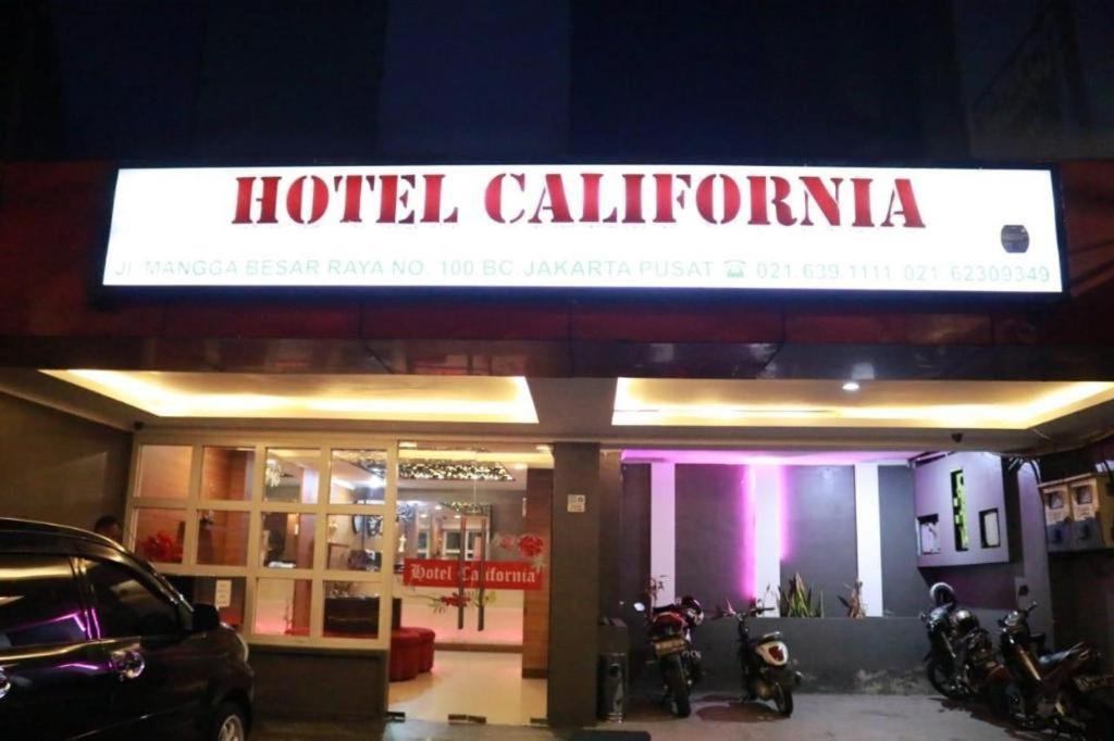 California Hotel Джакарта Екстер'єр фото