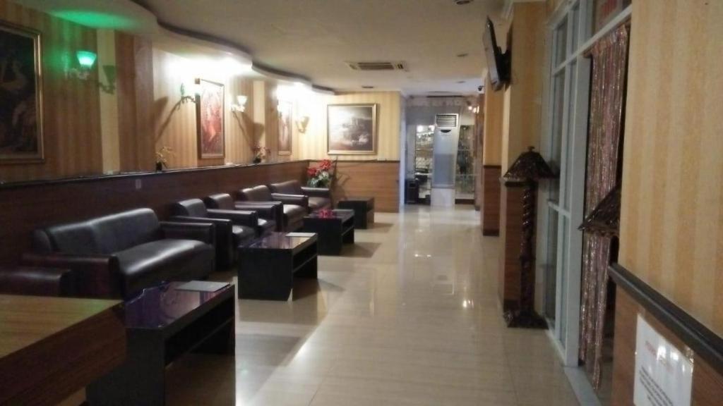 California Hotel Джакарта Екстер'єр фото