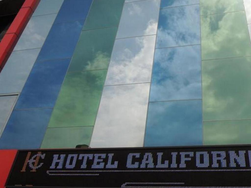 California Hotel Джакарта Екстер'єр фото