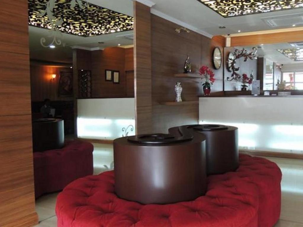 California Hotel Джакарта Екстер'єр фото
