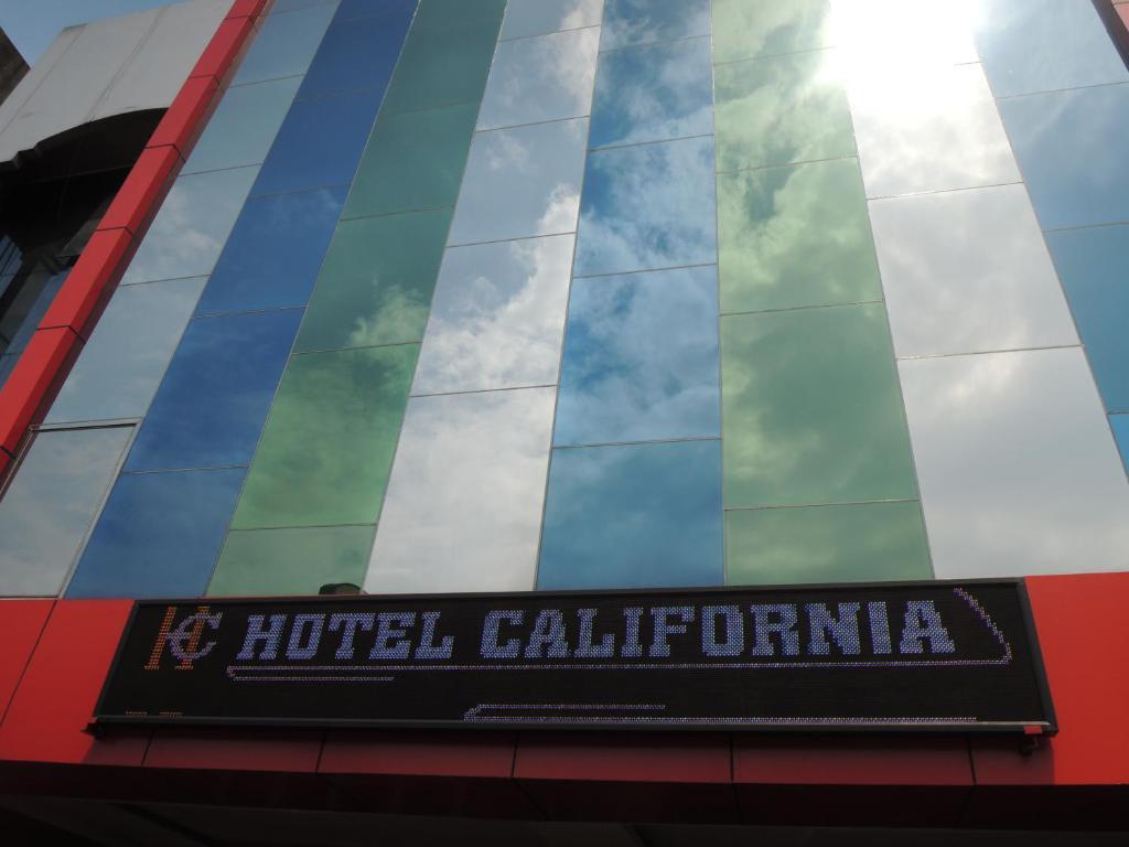 California Hotel Джакарта Екстер'єр фото